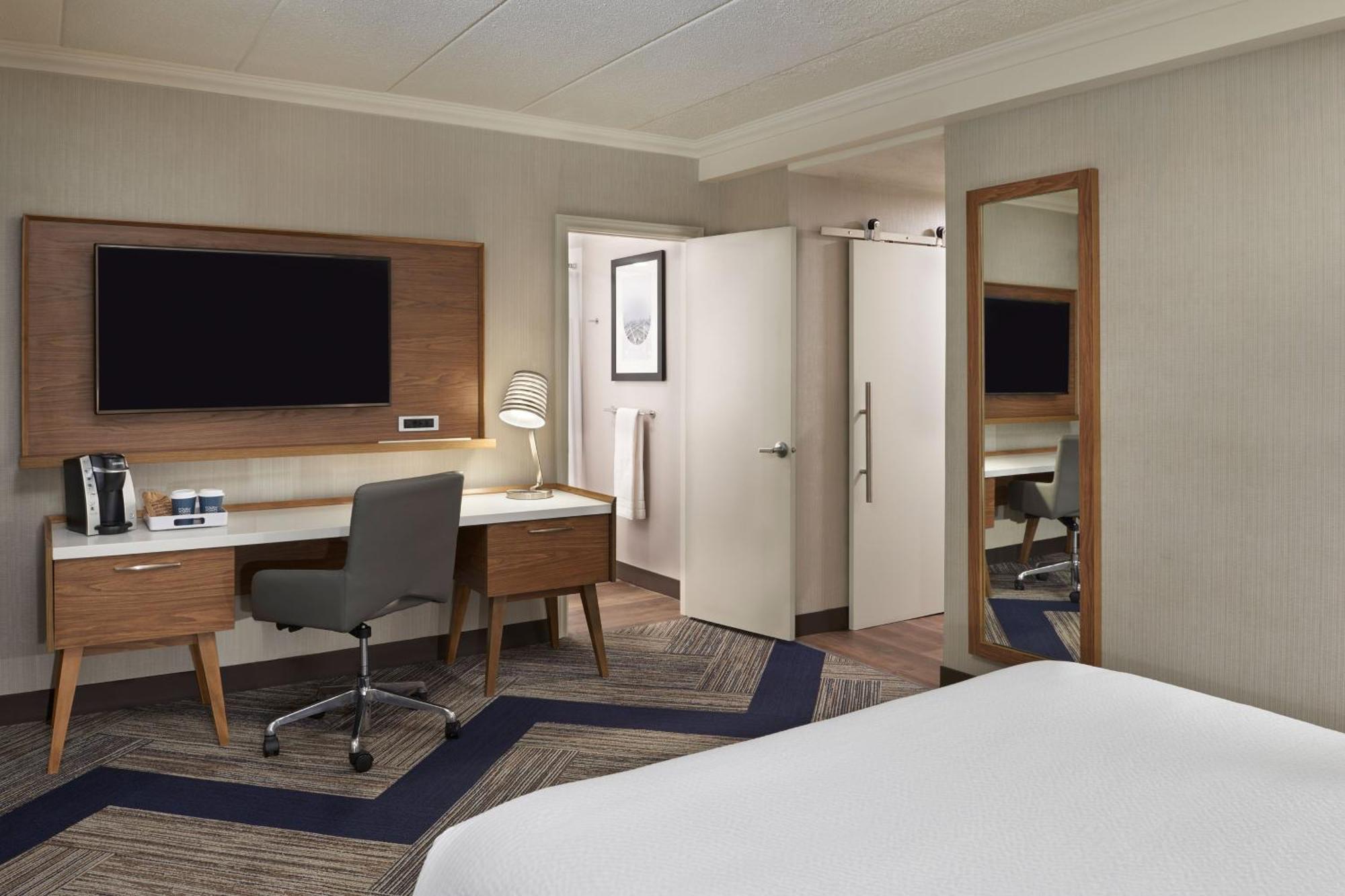 Four Points By Sheraton Downtown 3*